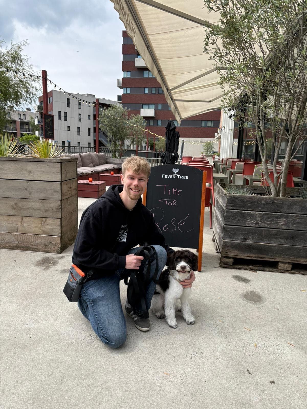 Lorenz, hondentrainer bij Hondencoach Lorenz, met hond Lily